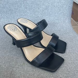 Vince Camuto black sandal low heel size 7 women